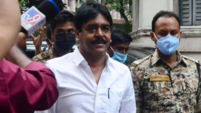 shaukat molla